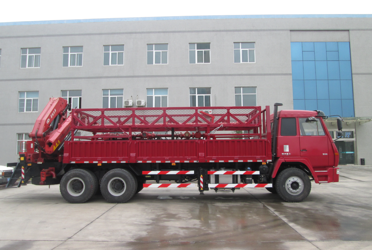 油田特種車(chē)輛.png
